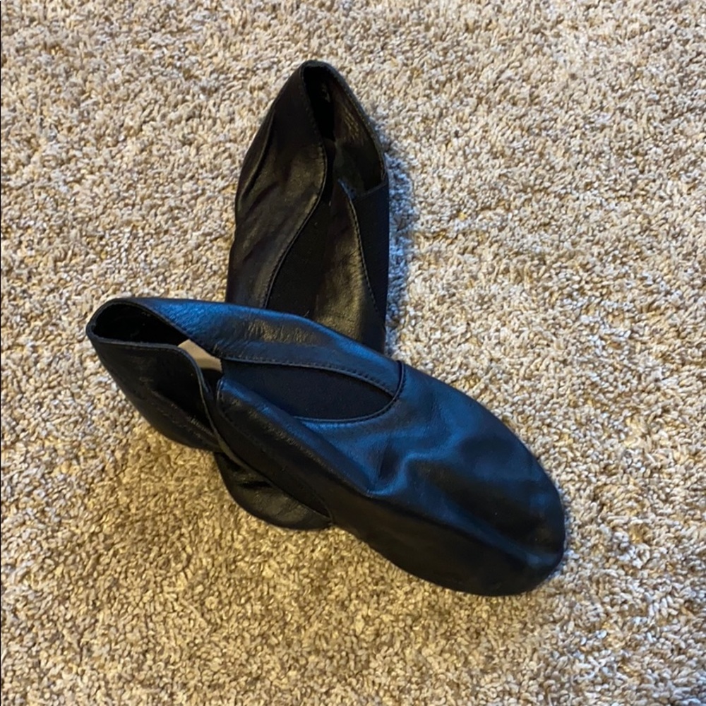 Black jazz shoes